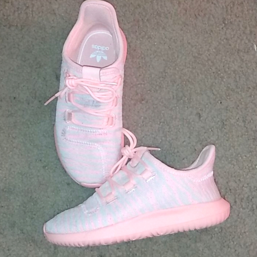 Girls size 1 ADIDAS in good used condition!